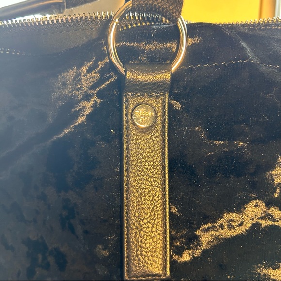 Madden Girl Crush Velvet Weekend Bag - Picture 8 of 10
